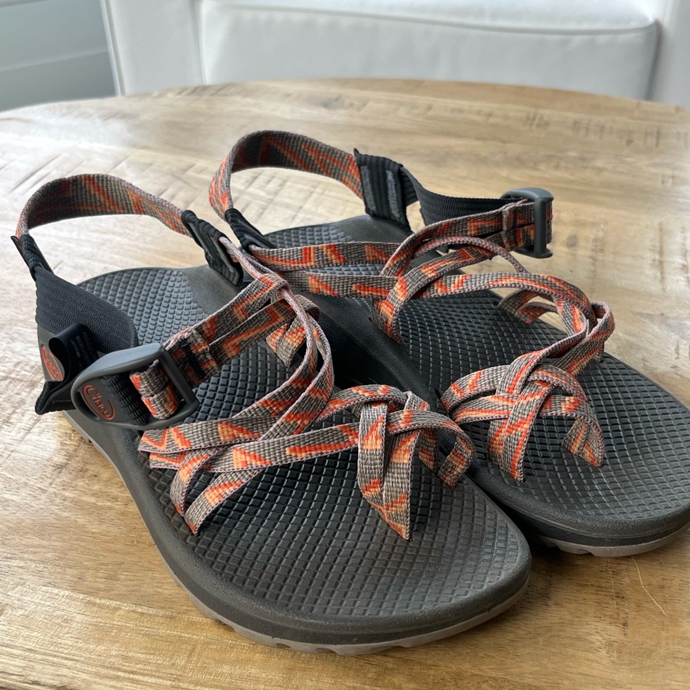 Chaco Women's Z/Cloud X2 sandals Zinzang Tiger Straps Sz 7